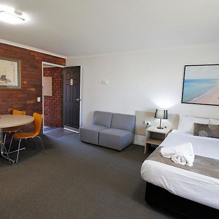 Blue Shades Motel Maryborough Exterior photo